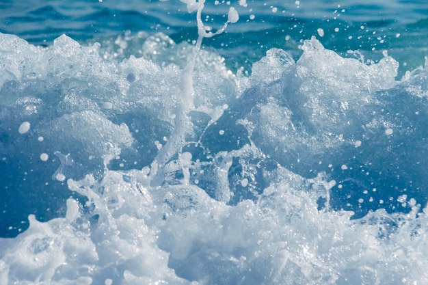 L'eau agitée Vagues Turbulent la mer