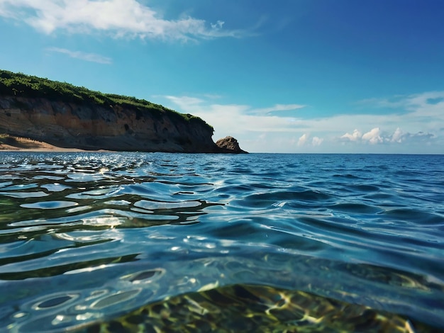 L'eau cristalline, la nature sereine, l'arrière-plan pour les concepteurs