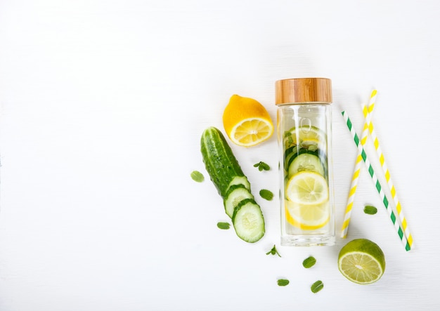 Photo eau infusée au citron detox