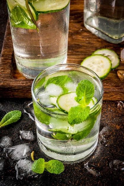 eau infusée à la menthe et au concombre