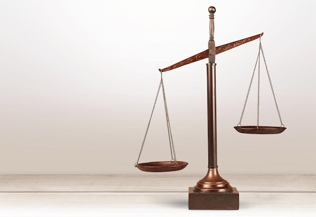 Échelles de justice, échelle de poids, équilibre.