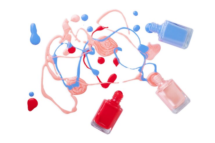Photo éclaboussures de vernis à ongles sur quel fond