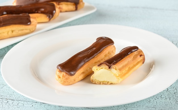 Eclairs avec garniture au chocolat