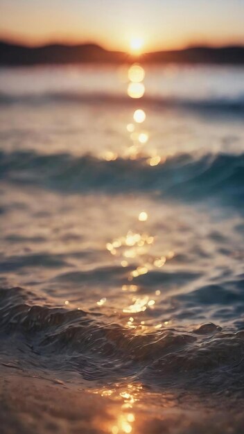 Photo effets de lumière bokeh de mise au point douce sur un fond d'eau bleue ondulée sur la plage