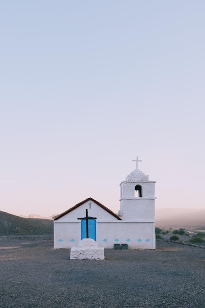 Église avec le ciel en arrière-plan