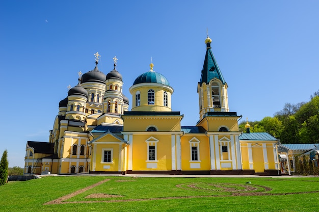 Photo eglise du monastère de hancu, république de moldavie