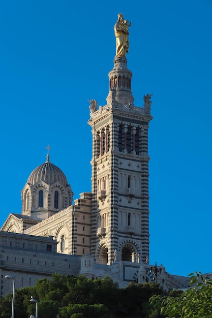 L'église historique Notre Dame de la Garde de Marseille dans le sud de la France