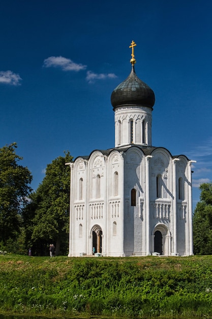 L'église de l'Intercession sur la rivière Nerl