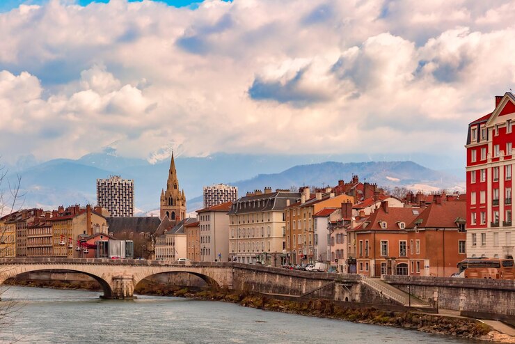 Photo église isère et pont à grenoble france