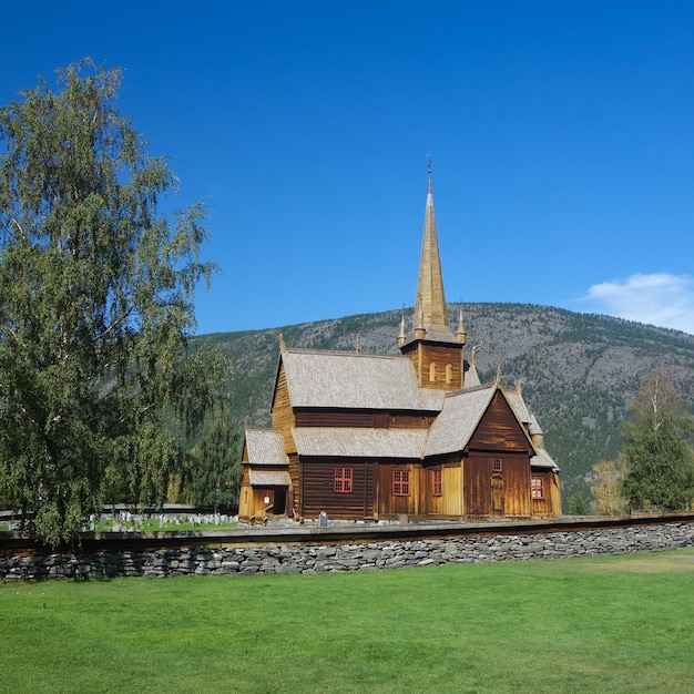 église de madera noruega