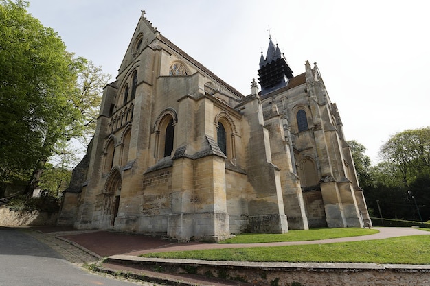 Photo l'église notre dame est une église catholique située à taverny france elle a été construite entre 1200 et 1240