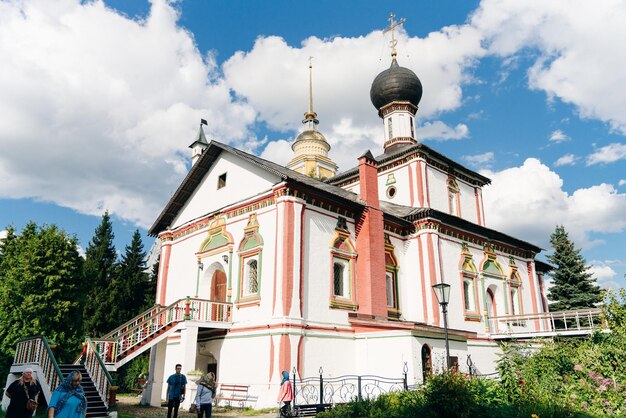 Photo Église orthodoxe russe dans la vieille ville historique de kolomna russie région de moscou mai 2022