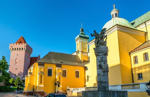 Photo Église saint-antoine de padoue à poznan dans la voïvodie de la grande pologne