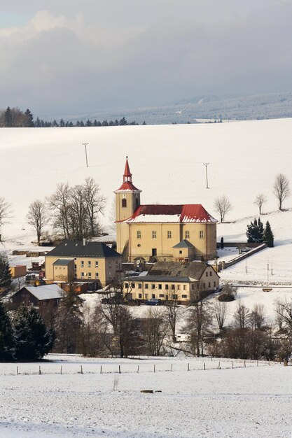 Photo Église saint pierre et paul à ceske petrovice république tchèque