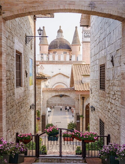 Une église vue de la rue