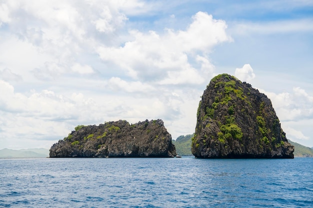 El Nido sur l'île de Pinagbuyutan, paysage karstique, falaises. Palawan, Voyage d'aventure