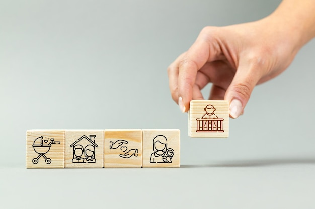 Élargissement de la famille le concept de jeunes voulant devenir parents changement de mode de vie éducation mature