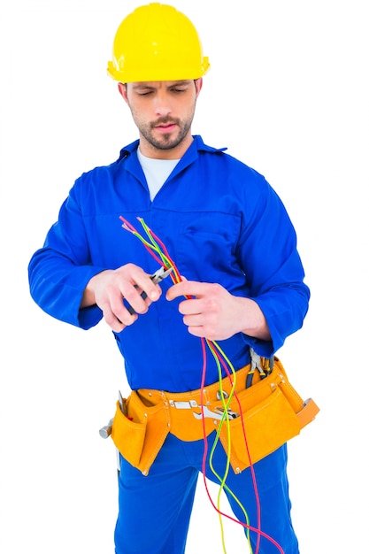 Photo Électricien fil de coupe avec une pince