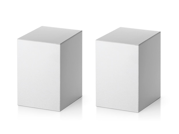 Emballage blanc boîte en carton blanc isolé sur fond blanc prêt pour la conception de l'emballage