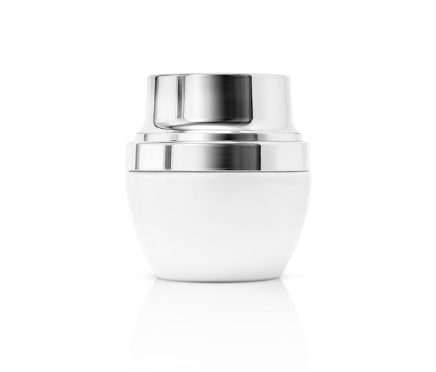 Emballage vide blanc pot de crème cosmétique avec capuchon argent isolé