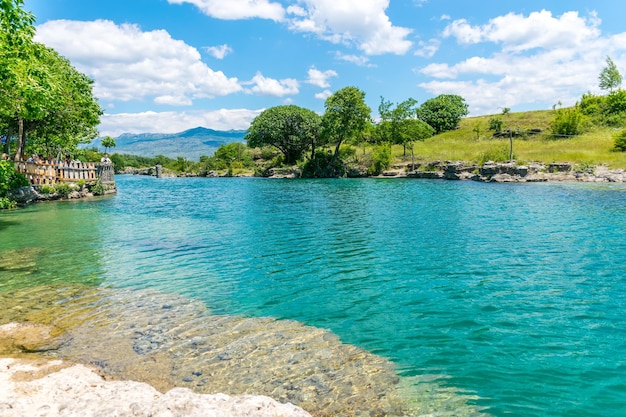 L'embouchure de la pittoresque et rapide rivière Tsievna Niagara Falls Monténégro Podgorica