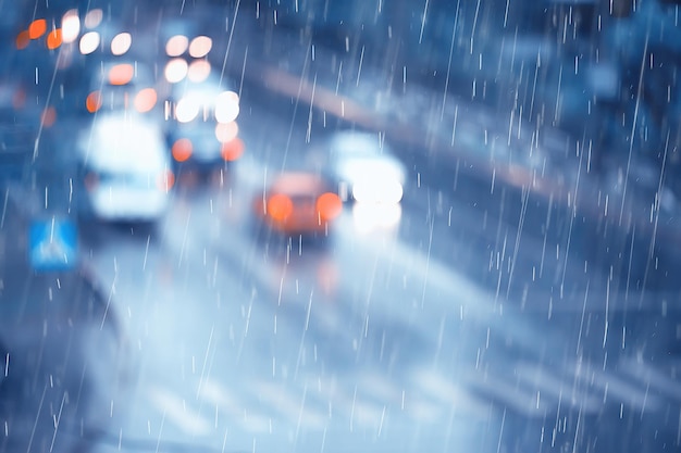 embouteillage de la route de pluie / fond abstrait gouttes de pluie dans la ville sur l'autoroute, les voitures stressent l'automne