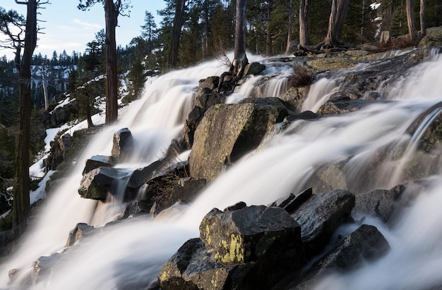 Emerald Bay sur le lac Tahoe avec Lower Eagle Falls