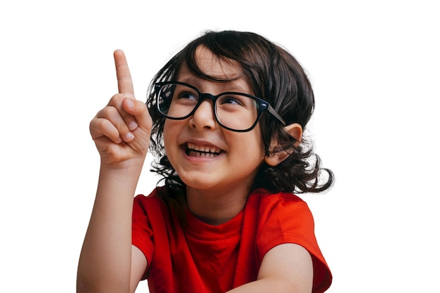 Émotions d'un enfant isolé sur fond blanc