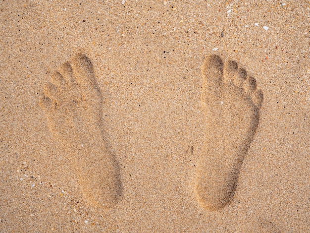 empreintes sur la plage