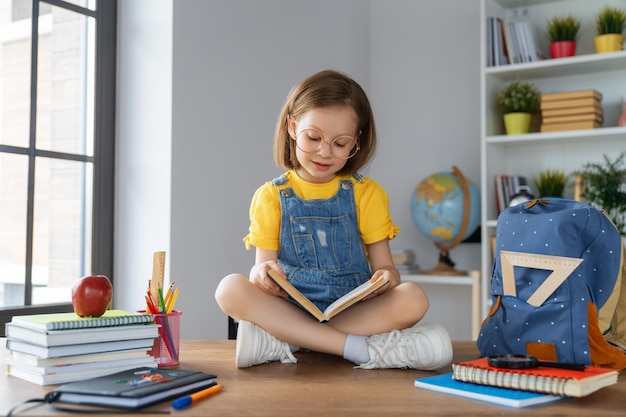 L'enfant apprend en classe