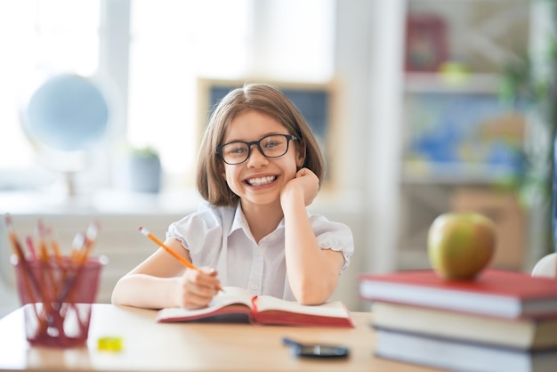 L'enfant apprend en classe