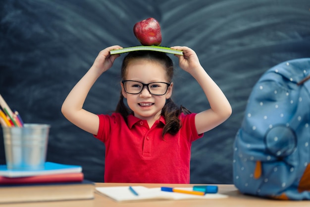 L'enfant apprend en classe