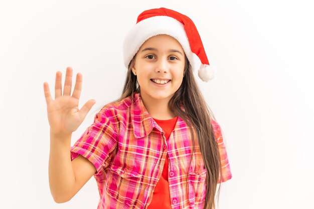 Enfant de beauté avec cadeau de Noël