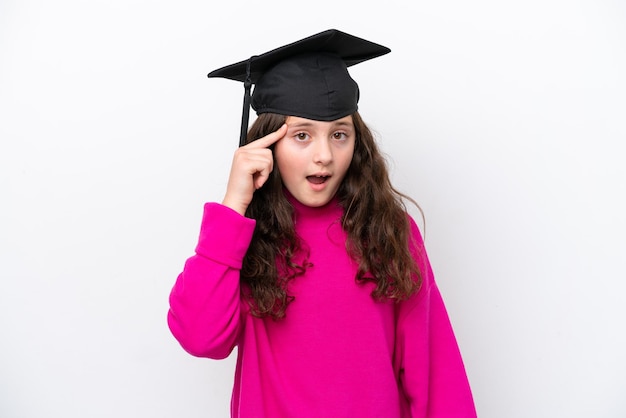 Enfant sur fond isolé