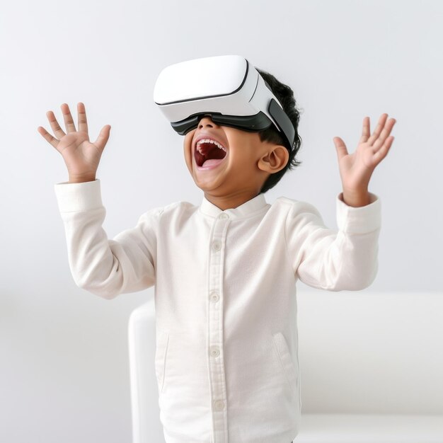 Un enfant porte des lunettes visuelles et profite de la réalité virtuelle sur un fond blanc