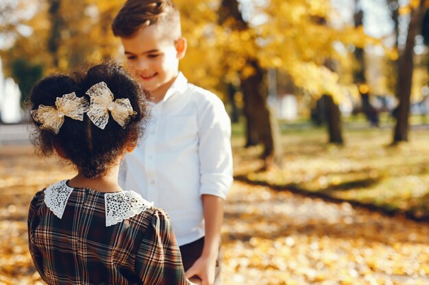 enfants dans un parc