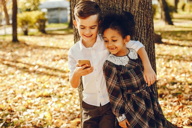 enfants dans un parc