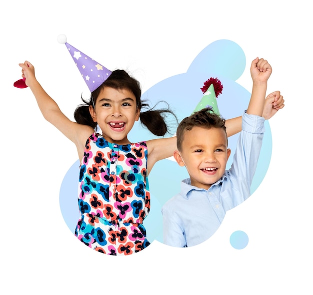 Des enfants fête d'anniversaire png badge autocollant fond transparent