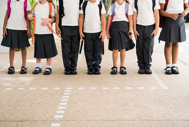 Enfants heureux à l&#39;école primaire