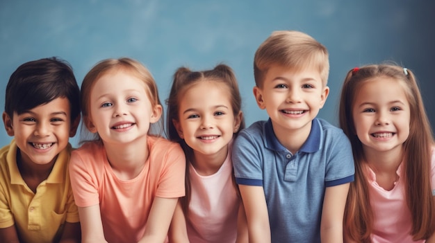 Des enfants heureux à l'école