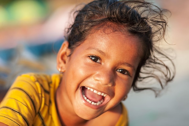 Enfants indiens à la plage Goa