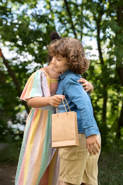 Enfants S'amusant à La Fête De La Jungle