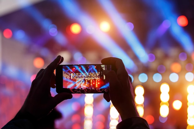 Enregistrement vidéo et photo du concert par smartphone