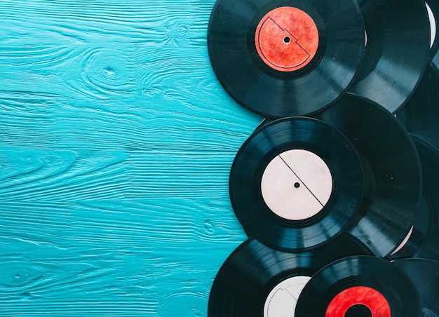 enregistrements de musique sur fond de bois