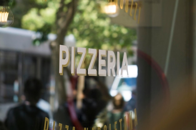 Enseigne de vitrine pizzeria Pizza Shop