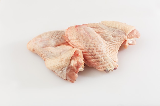 Ensemble d'ailes. Viande de poulet dans un style réaliste