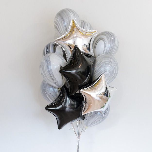 Photo ensemble de ballons à l'hélium noir et argent profond