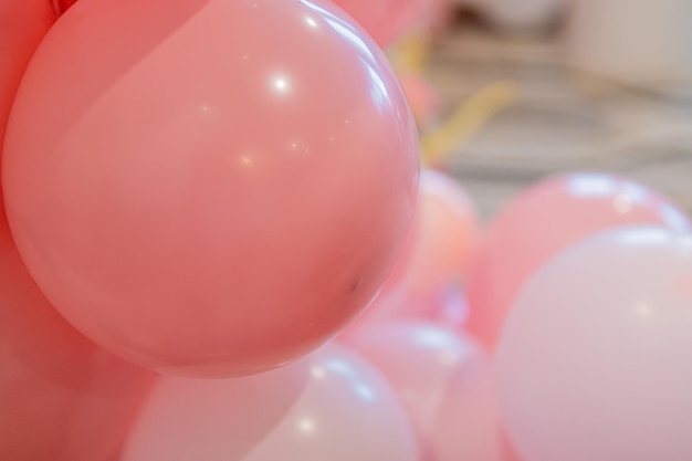 Photo ensemble de ballons servant à décorer une salle des fêtes