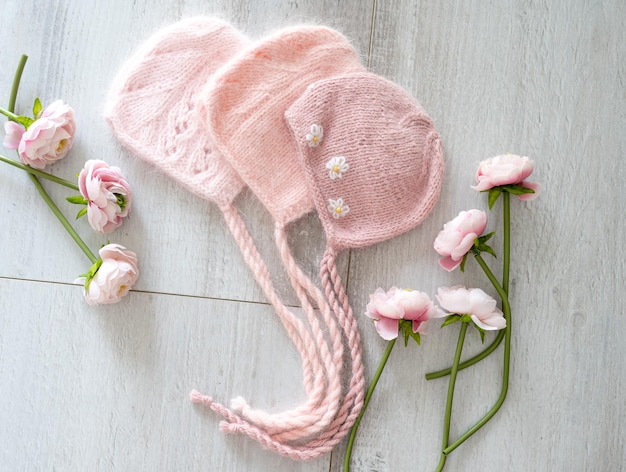 Ensemble de bonnets tricotés tendres pour nouveau-né