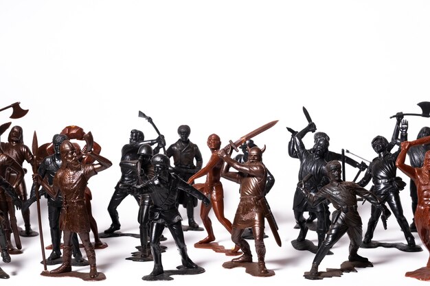 Ensemble de différentes figurines de soldats isolés